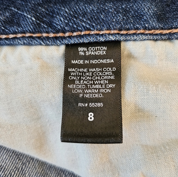 Express Shorts - Picture 3 of 3